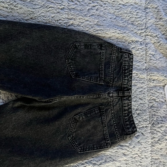 forever 21 jeans black with rips on knees - Picture 3 of 5